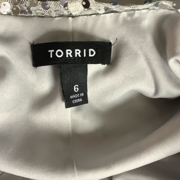 Torrid Silver Sequin Kimono Duster - Picture 6 of 7